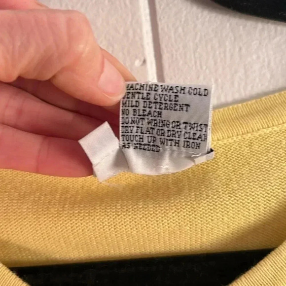 Lilly Pulitzer Vintage Yellow 100% Cotton V Neck Sweater size XS Natural Fibers - Picture 6 of 8